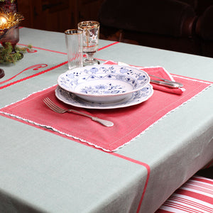 Tovaglietta americana elegante rossa con ricamo bianco in 100% cotone tessuta al telaio di legno in Albania e ricamata a mano